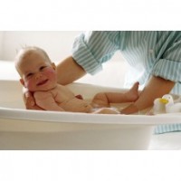 Como cuidar al bebé en sus baños